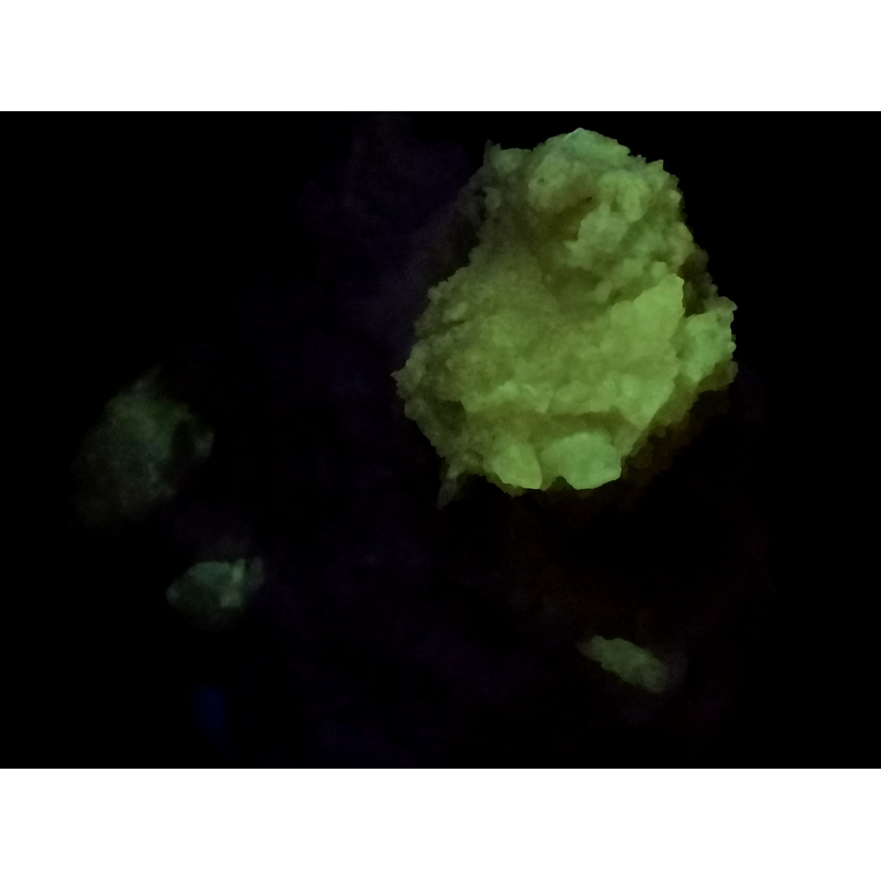 Fluorescent Quartz -  La Sassa, Montecatini Val di Cecina, Pisa Province, Tuscany, Italy