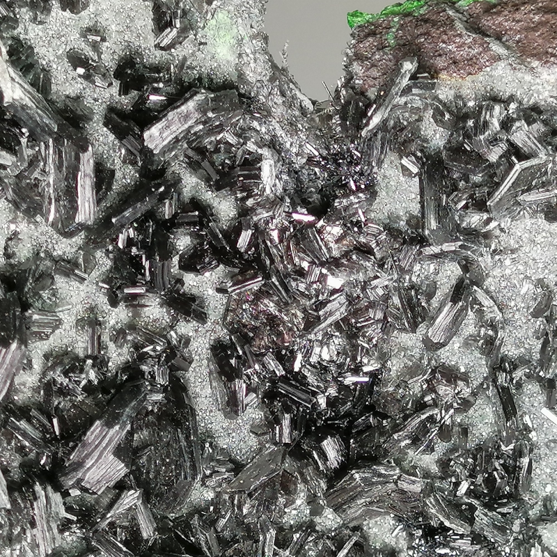 Redledgeite Uvarovite- Sarany Urals Russia