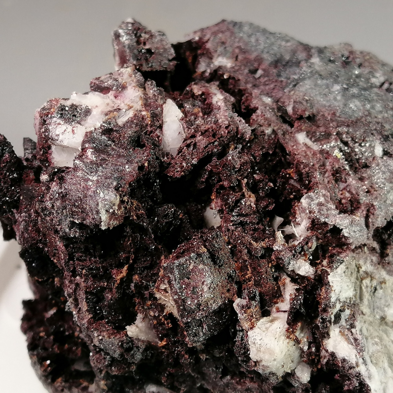Piemontite Romeite  -  Praborna Aosta Valley   Italy