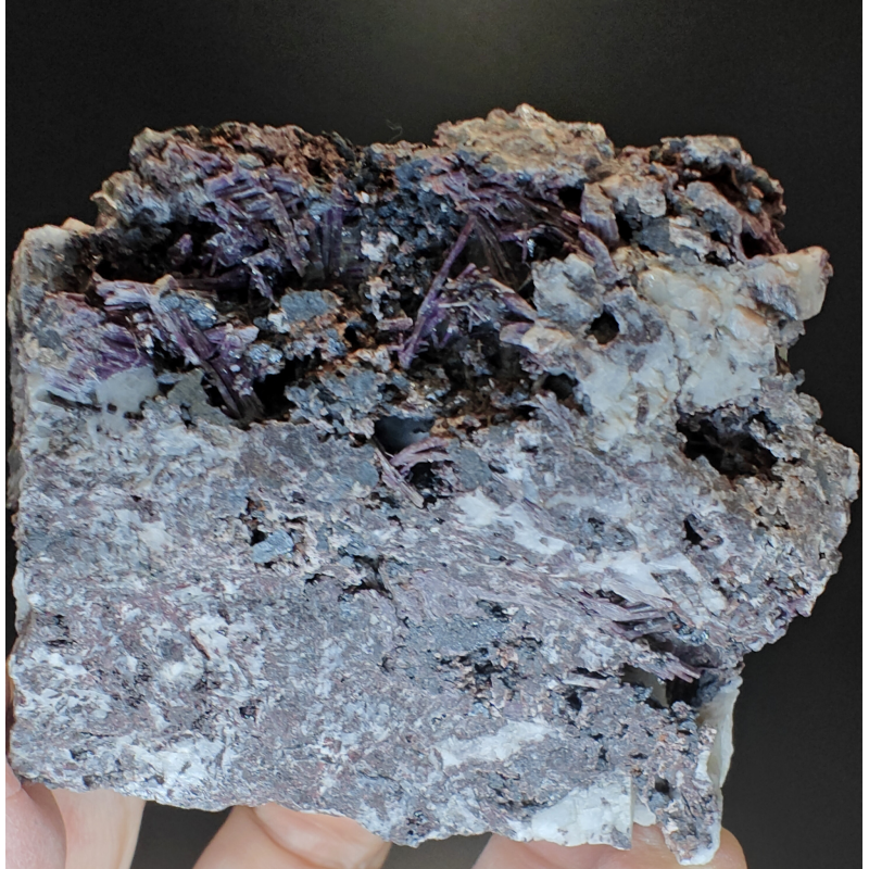 Piemontite -  Praborna Aosta Valley   Italy