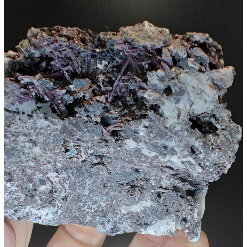 Piemontite -  Praborna Aosta Valley   Italy