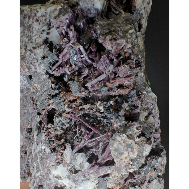 Piemontite -  Praborna Aosta Valley   Italy