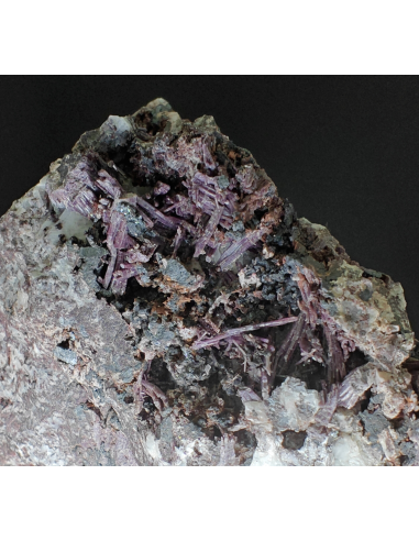 Piemontite -  Praborna Aosta Valley   Italy
