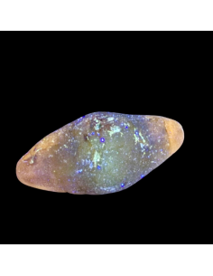 fluorescent sapphire, 30 carats from Sri Lanka